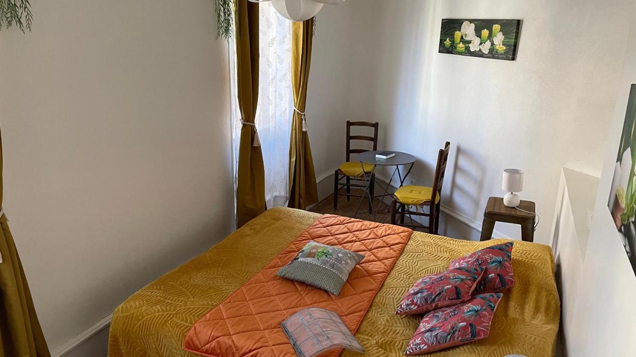 Bed and Breakfast Chez Tifille Естен Екстер'єр фото